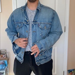 Levi’s distressed denim jean jacket